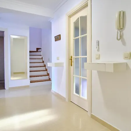 Beautiful Duplex Penthouse Near Puerto Banus *